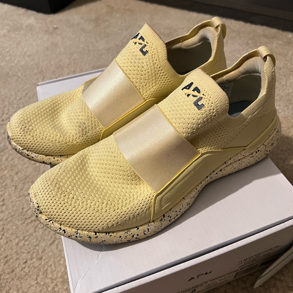 APL Techloom Bliss Women’s Size 8 in Yellow Speckle